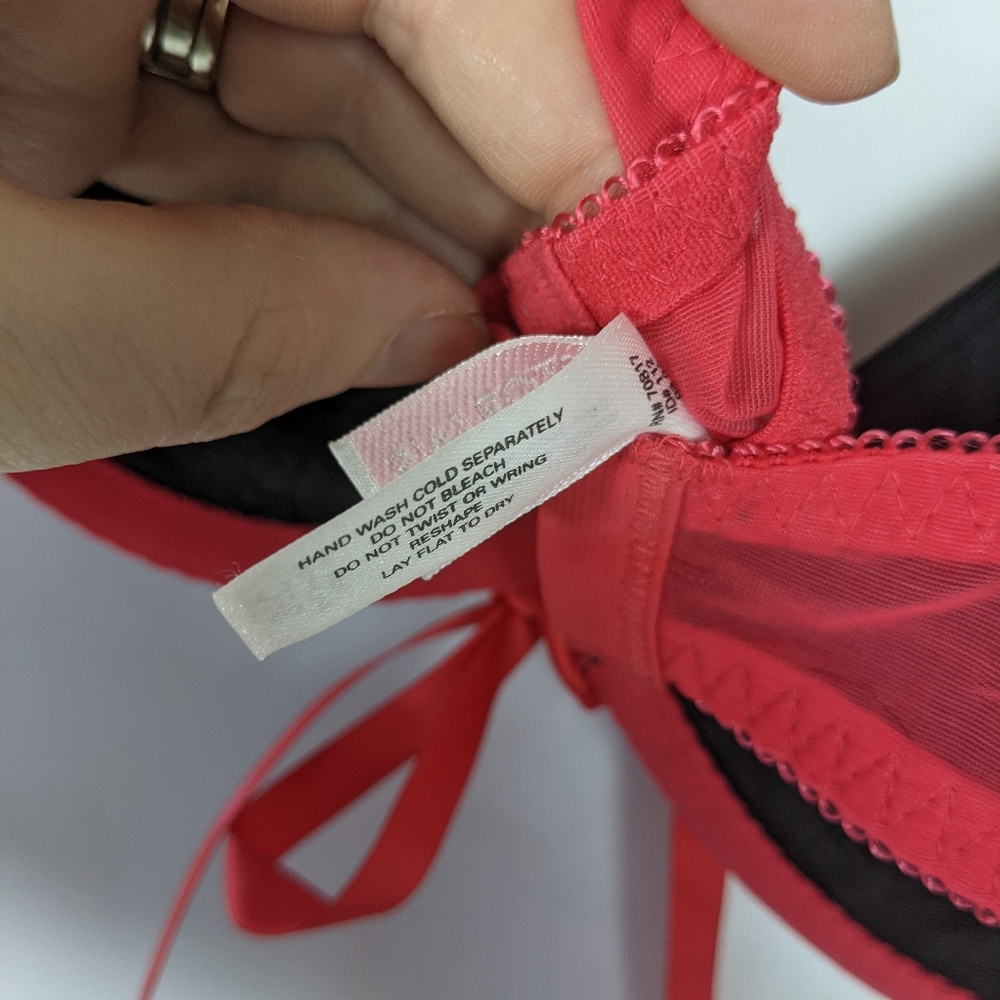 Victoria's Secret red black lace underwrite bra - Picture 4 of 8